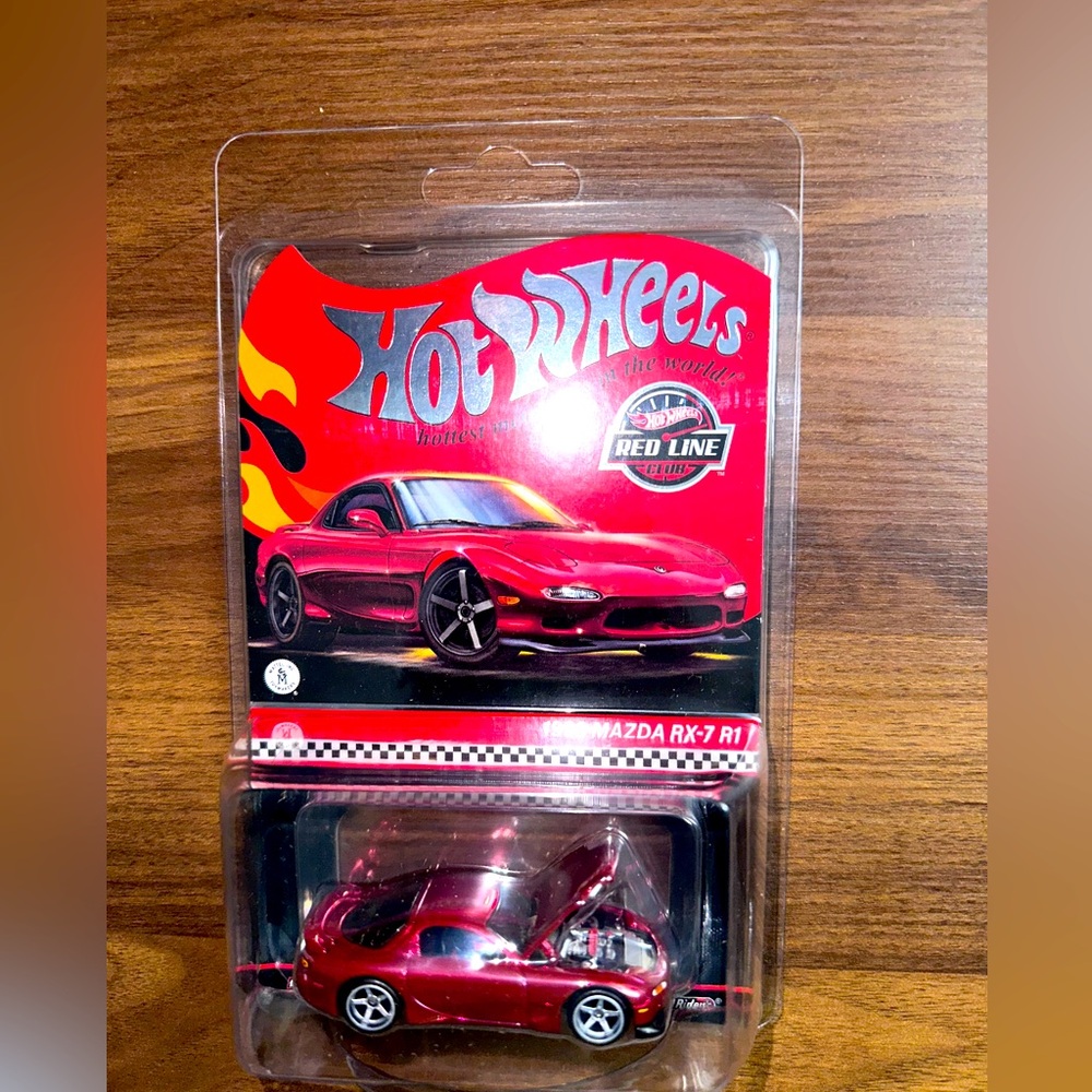 Hot Wheels Collector: 1993 Mazda RX-7 R1 Twin turbo